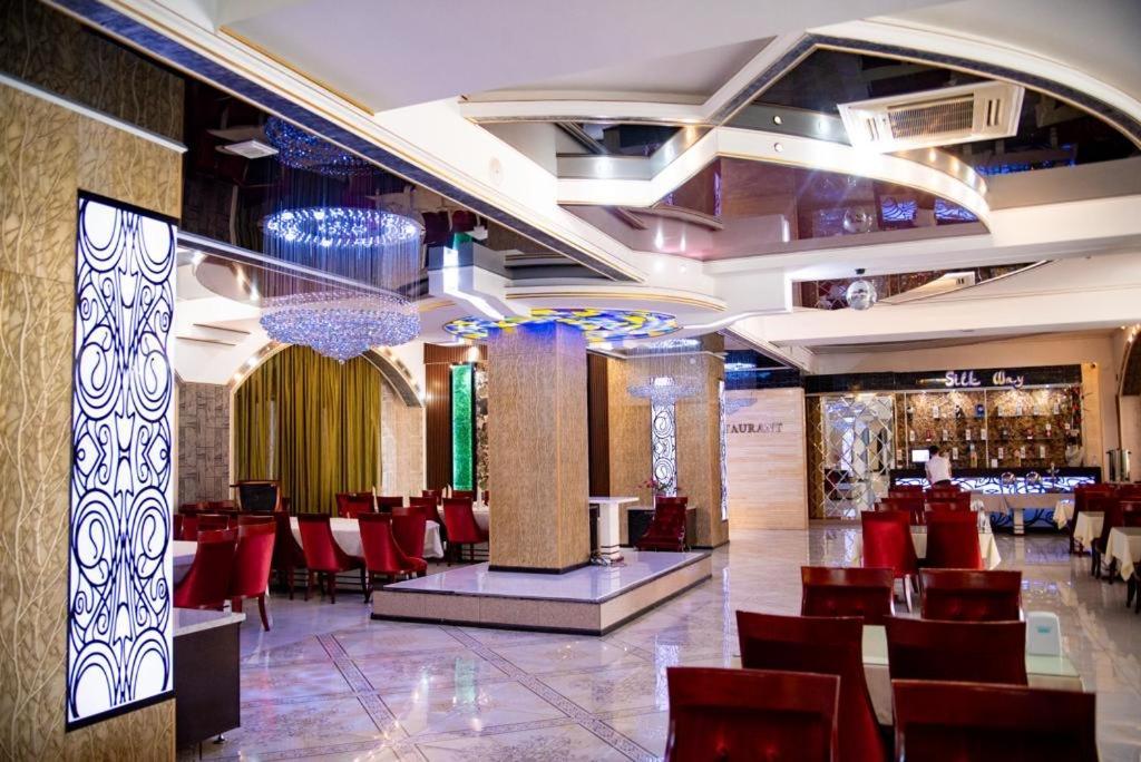 Hotel Zhibek Zholy ชุมเกนท์ ภายนอก รูปภาพ