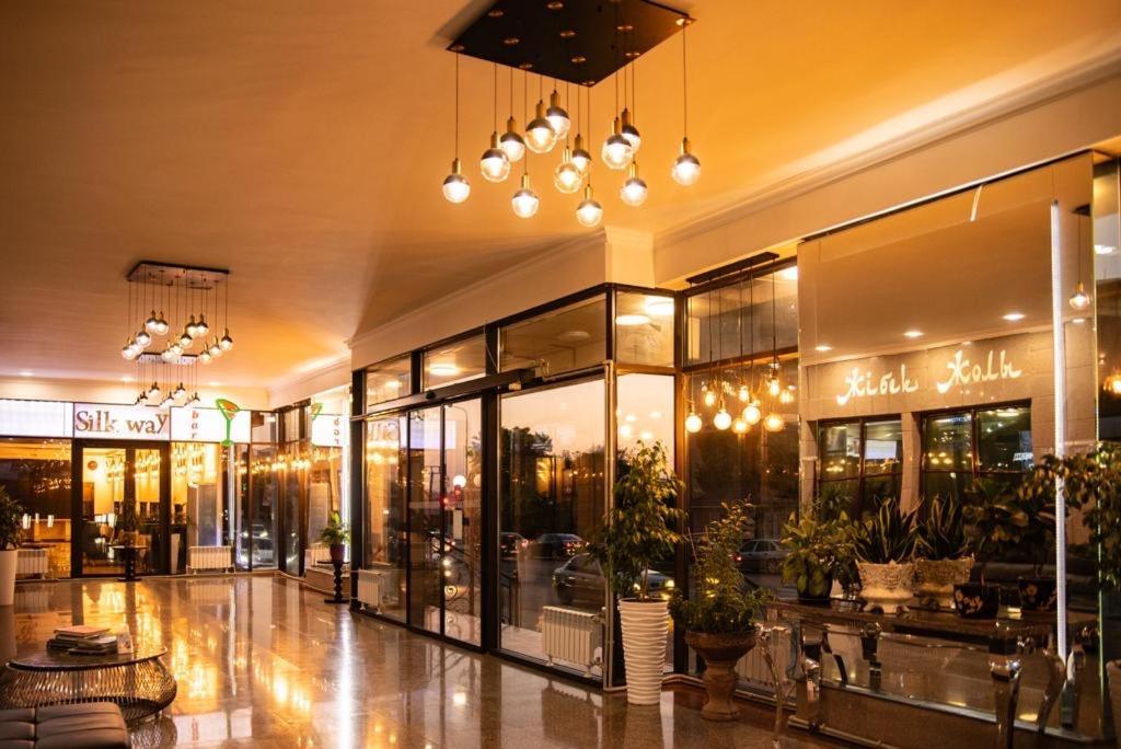 Hotel Zhibek Zholy ชุมเกนท์ ภายนอก รูปภาพ
