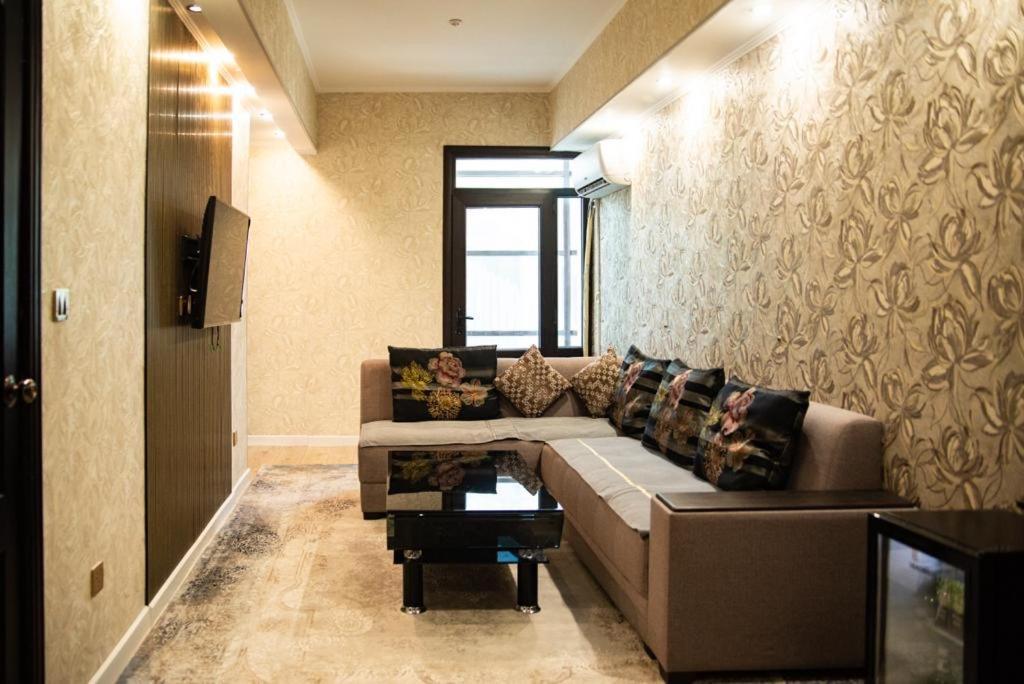 Hotel Zhibek Zholy ชุมเกนท์ ภายนอก รูปภาพ