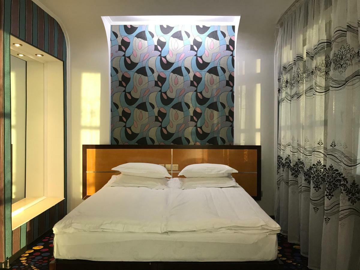 Hotel Zhibek Zholy ชุมเกนท์ ภายนอก รูปภาพ